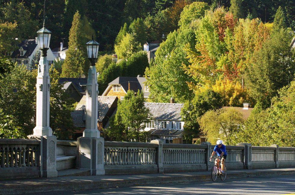 Biking Vista; Shutterstock ID 62535; Project/Title: Best US Cities for Biking; Downloader: Fodor's Travel