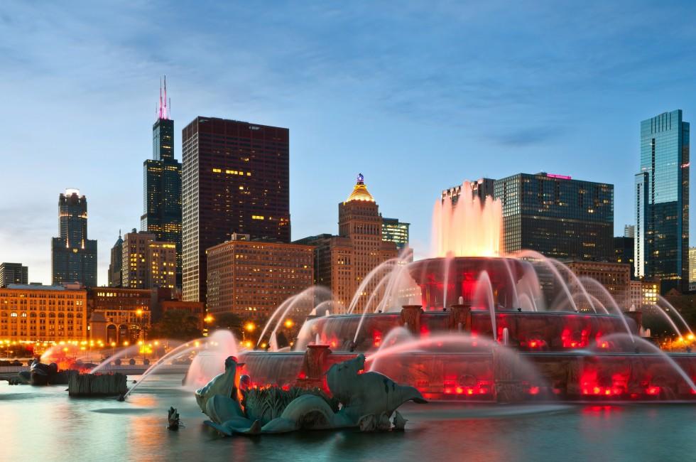 Image of Buckingham Fountain in Grant Park, Chicago, Illinois, US.