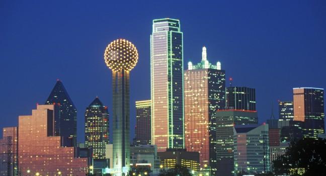 Dallas, TX skyline at night.