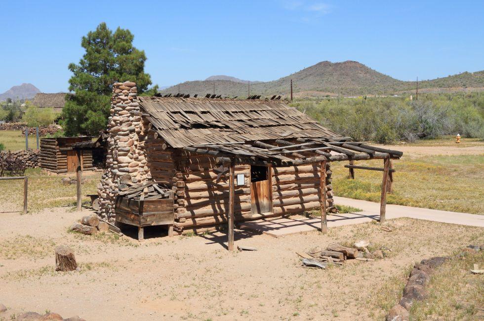 This building is an original structure moved to Phoenix, Pioneer Village, from the Payson area. It represents the type of housing used after the homesteaders arrival in a new area and was common in eastern and northern Arizona, where timber was readily ava