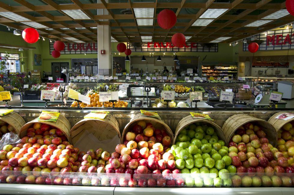 Lots of apples in Uwajimaya Asian Foods and Gifts store in Seattle.