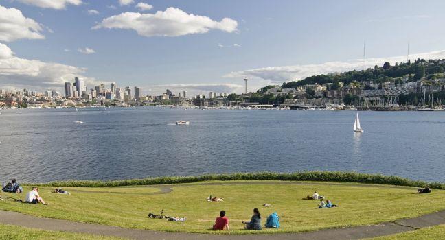 Summer picnic on Lake Union in Seattle
