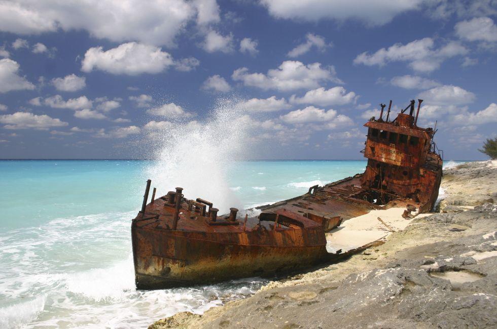 ship wrecked 