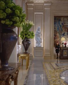Four Seasons H&ocirc;tel George V Paris, The Champs-&Eacute;lys&eacute;es